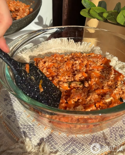 Выкладываем слои запеканки
