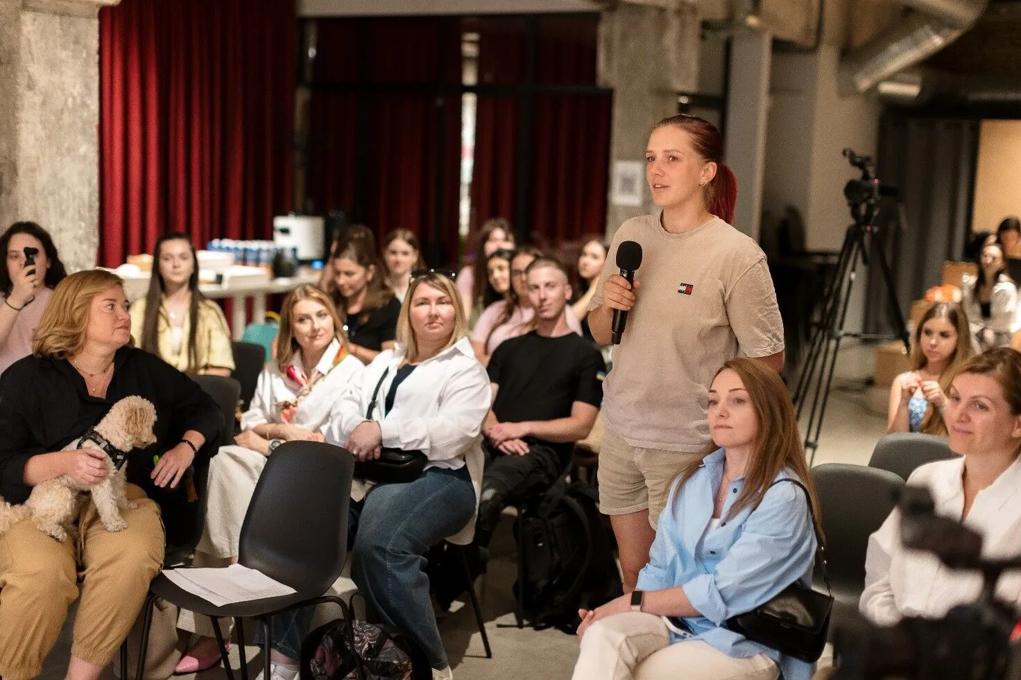 Сеть EVA и социальная инициатива Arm Women Now завершили сбор средств в рамках проекта «неВИДИМА»
