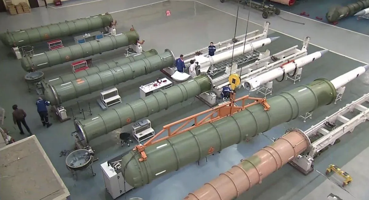 Процесс производства ракет 48Н6 к российским ЗРК С-400