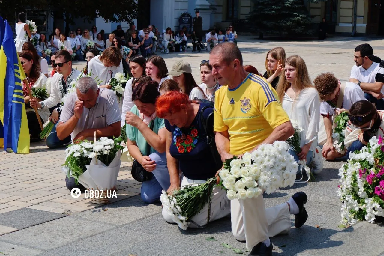 Церемонія прощання на Майдані Незалежності.