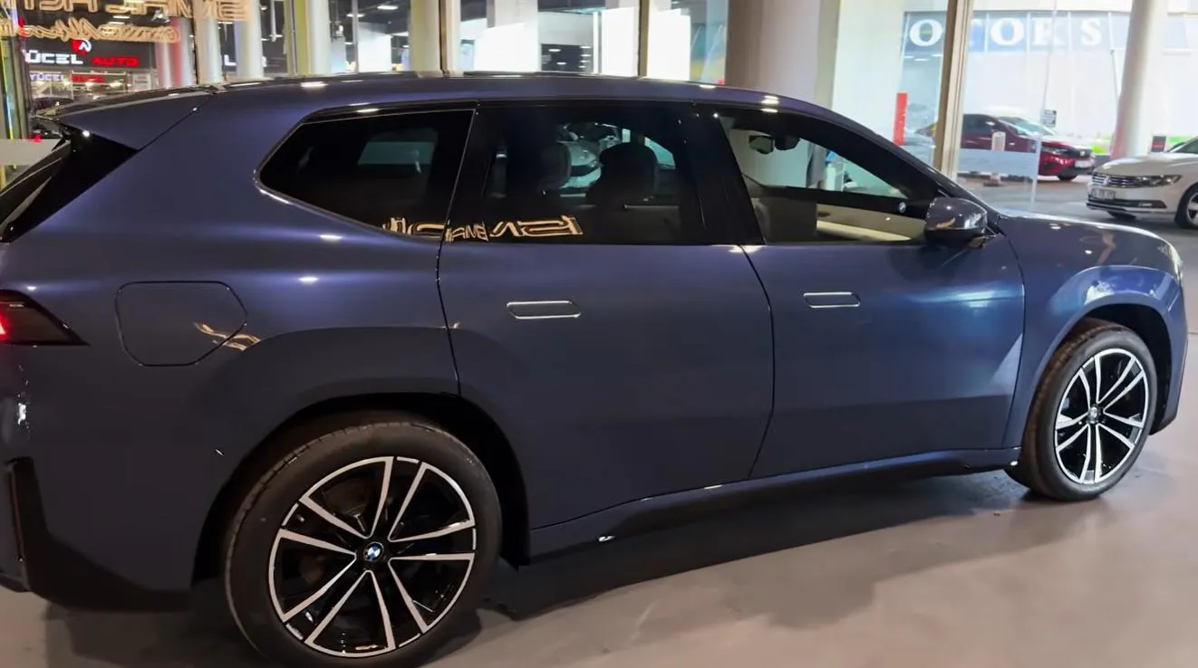 BMW iX3.