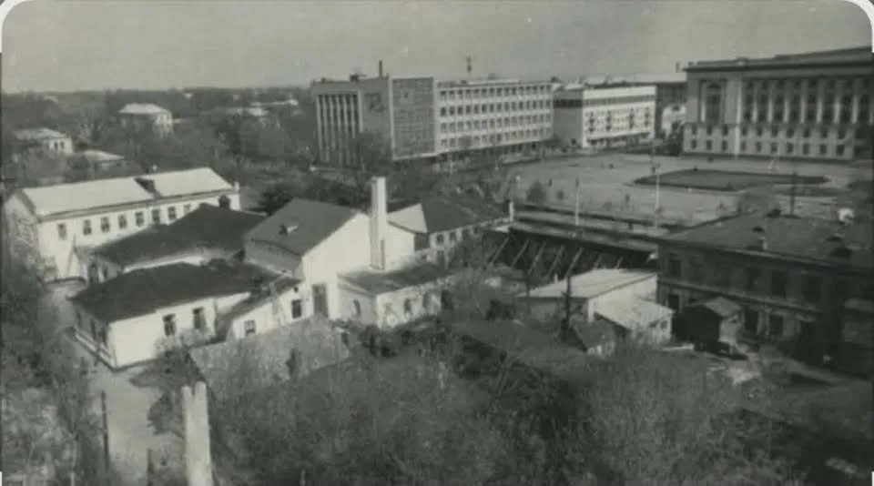 Примерно 1965–66 год. Здание связи.