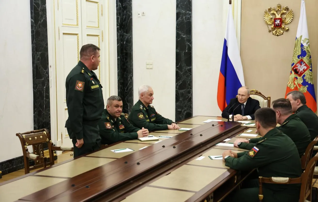 Денис Лямін доповідає.