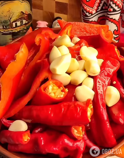 Добавляем чеснок