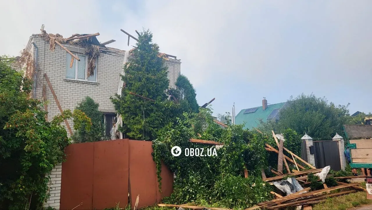 Дом в Квитневом, поврежденный в результате российской атаки.