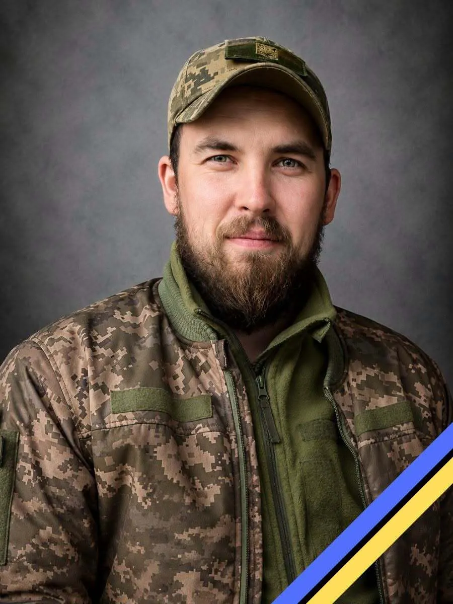 С началом великой войны он добровольно встал на защиту Украины.