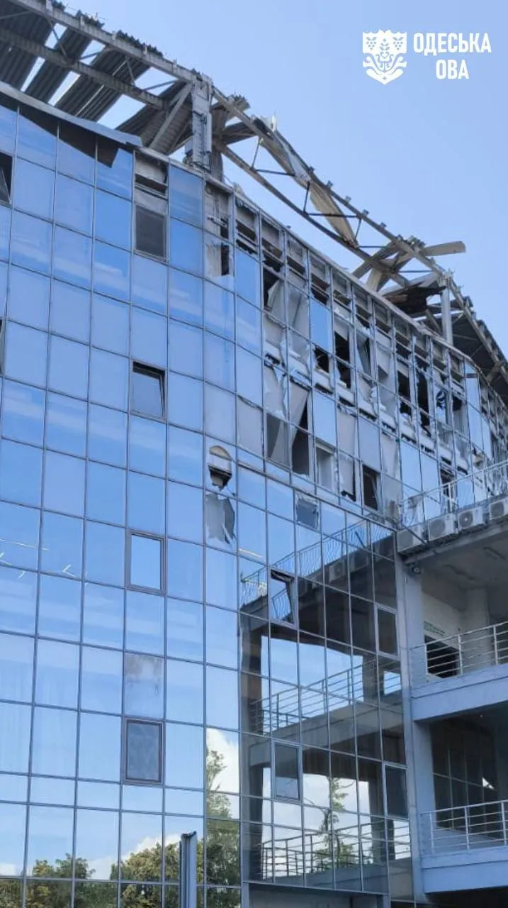 Разрушения на стадионе «Черноморец».