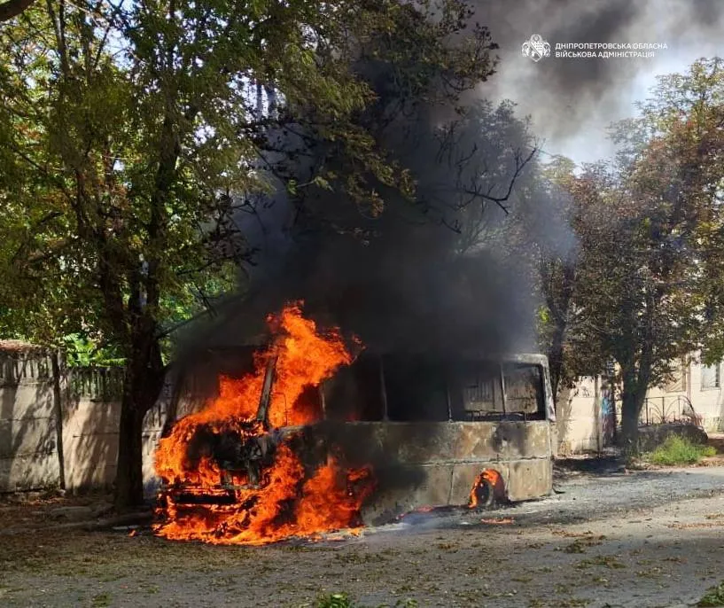 Загинув водій рейсового автобуса внаслідок російського удару.