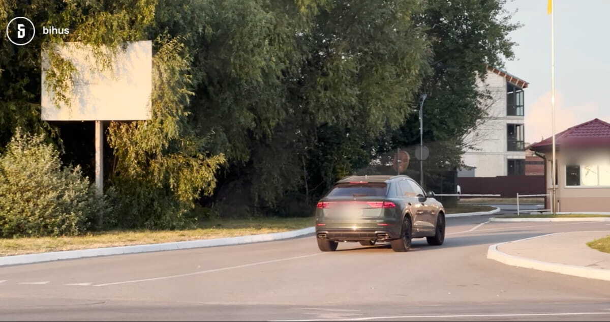 Елітна автівка дружини