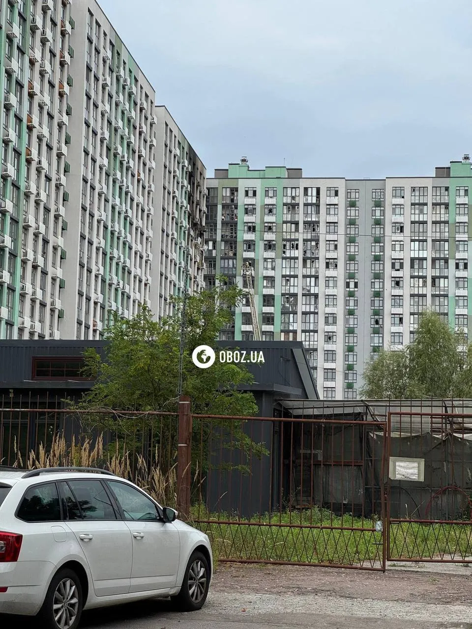 Россия атаковала гражданские дома в Киеве посреди дня