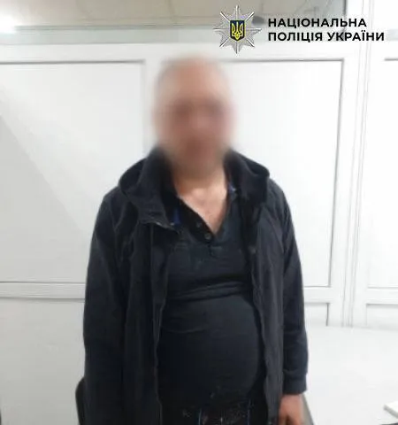 Підозрюваному загрожує до 10 років позбавлення волі.