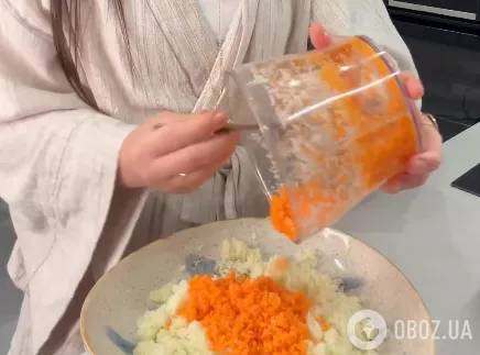 Смешиваем измельченные овощи