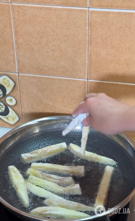 Обсмажуємо баклажани