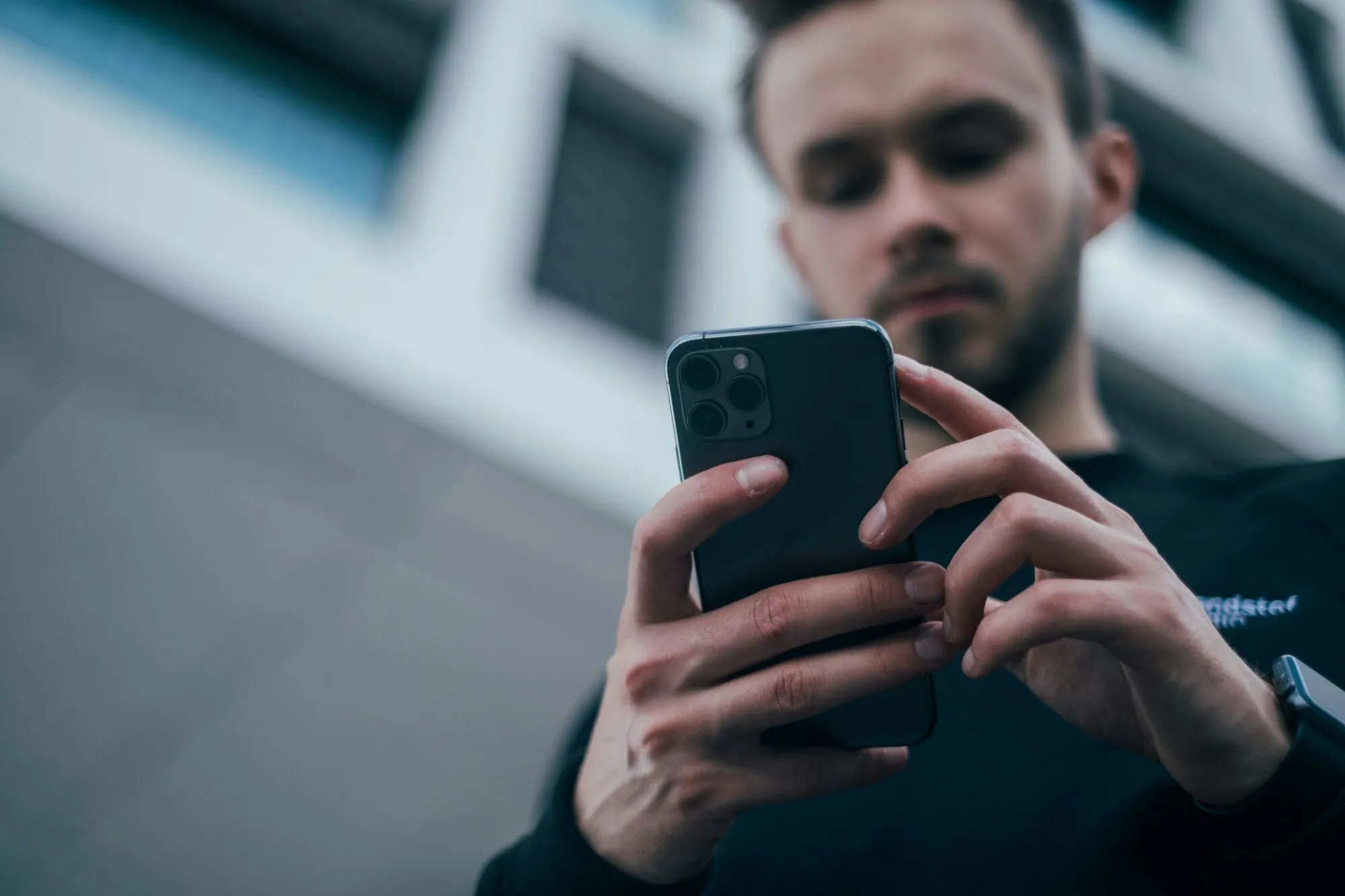 Айтрекінг може суттєво спростити управління iPhone людям з фізичними обмеженнями.