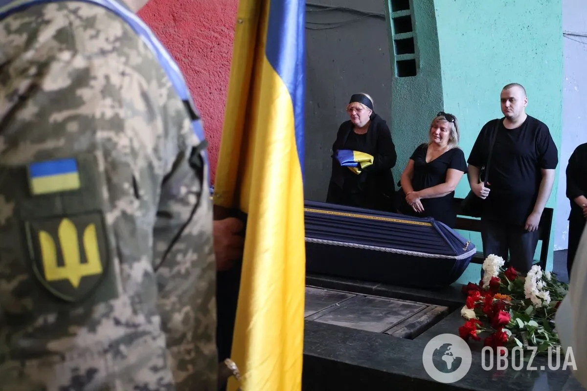 У Києві поховали добровольця, який загинув під Бахмутом