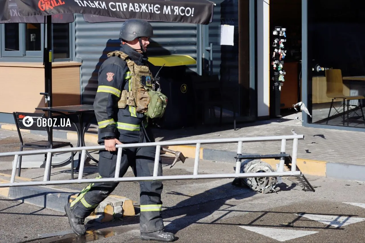 Рятувальники загасили пожежу на АЗС.