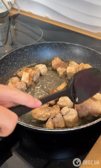 Обсмажуємо м'ясо