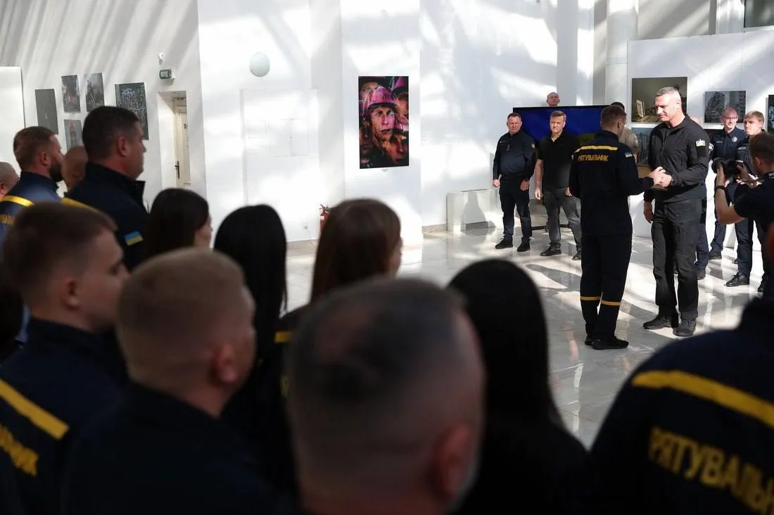 Мэр Киева поздравил спасателей с Днем работников гражданской защиты Украины