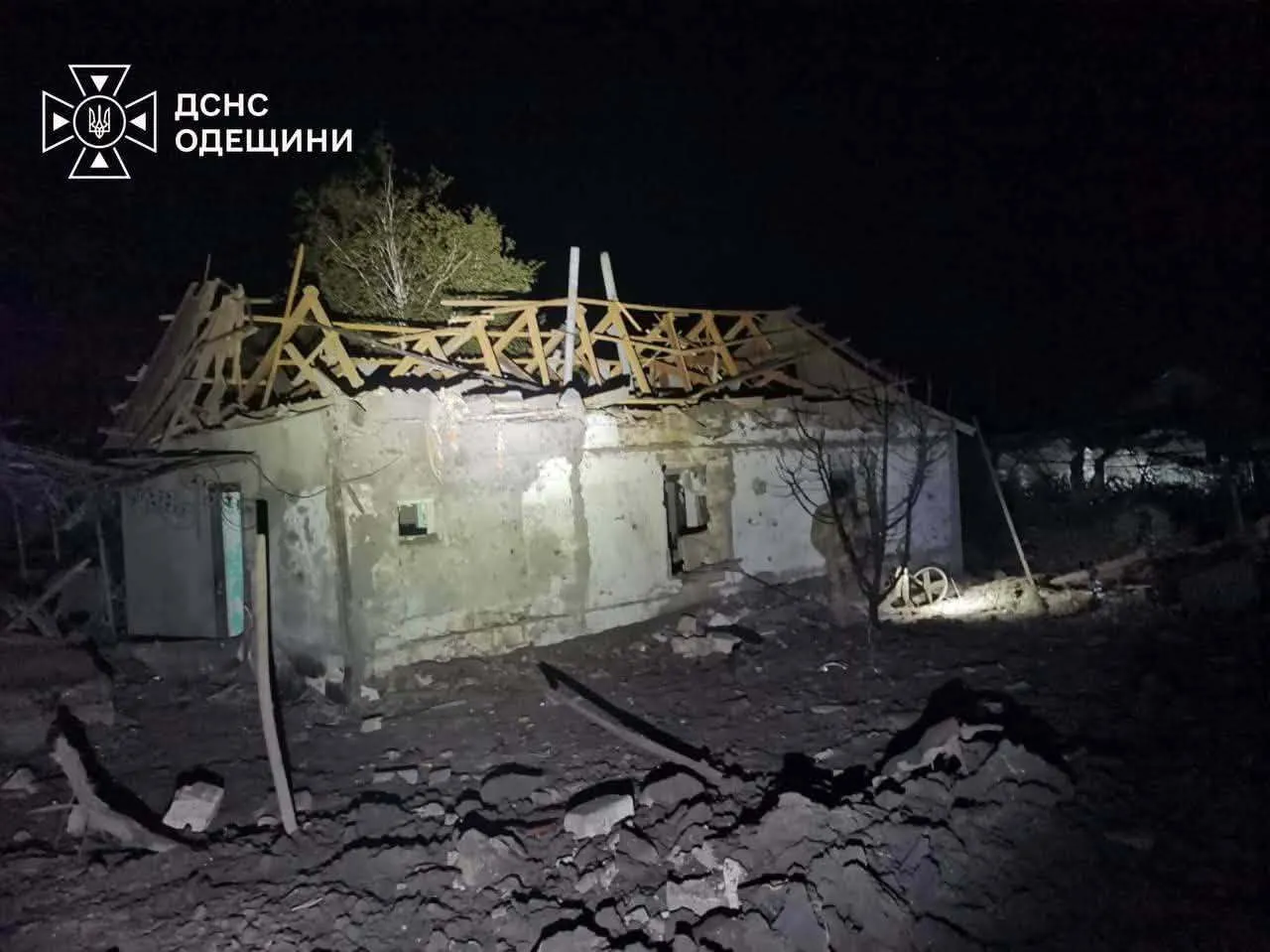 Пожарные ликвидировали все очаги возгорания.