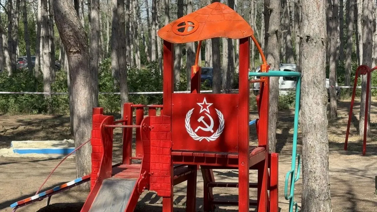 Дитячий майданчик у Мелітополі