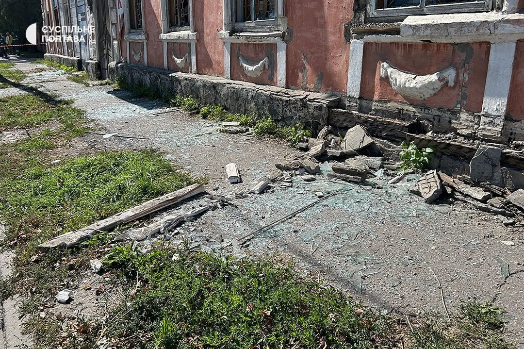 Повреждения, вызванные российским ударом по Кременчугскому району.