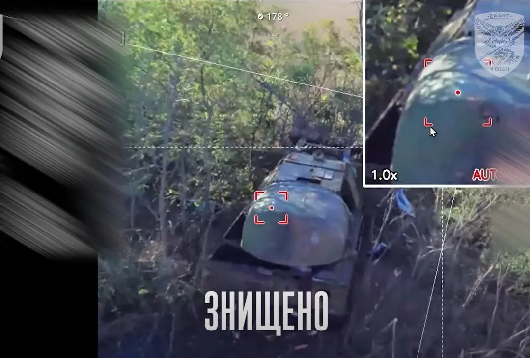 Ударные беспилотники «Дартс» и «Котигорошко» провели стрельбу по вражеской технике.