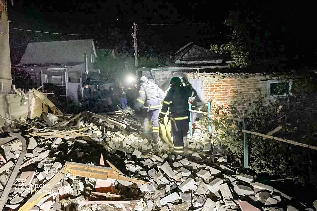 Росія зруйнувала будинок у Балаклії, "поховавши" під руїнами подружжя