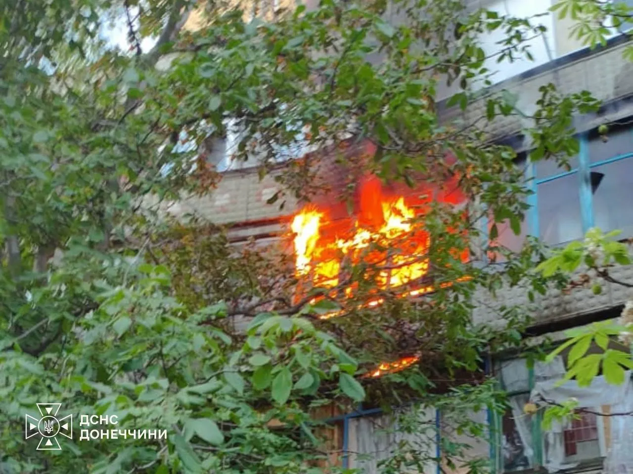 В Славянске пожар на предприятии.