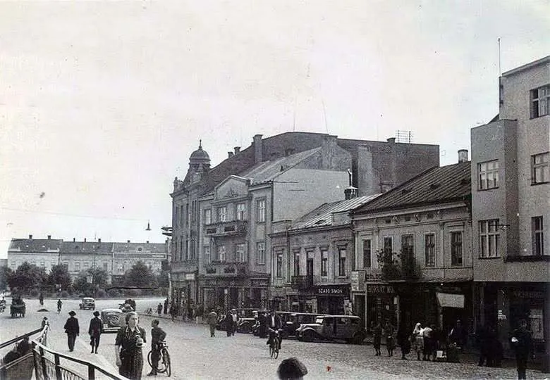 Ужгород. Вид с пешеходного моста на площадь Масарика. 1930-е годы.
