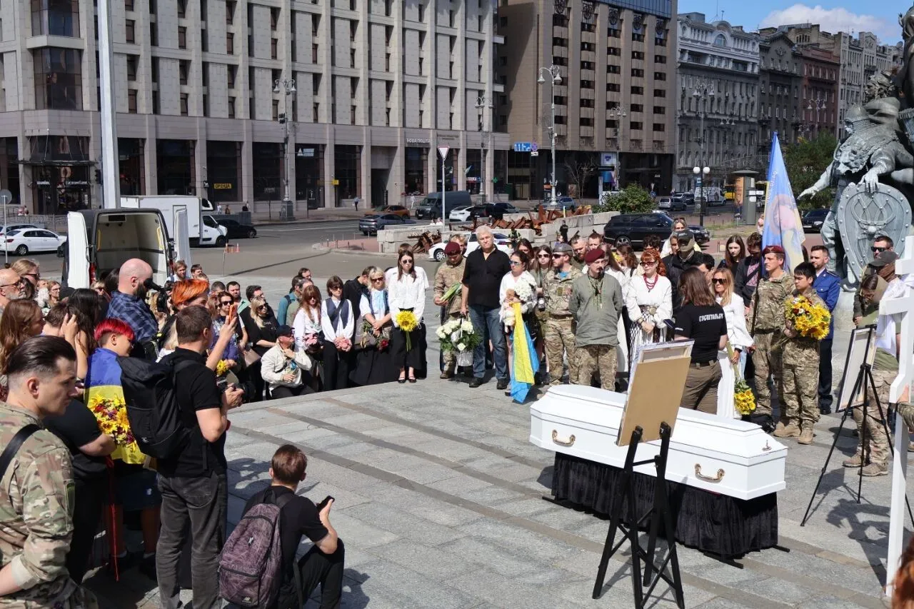 Єва Ройтер – у Києві попрощались з бойовою медикинею