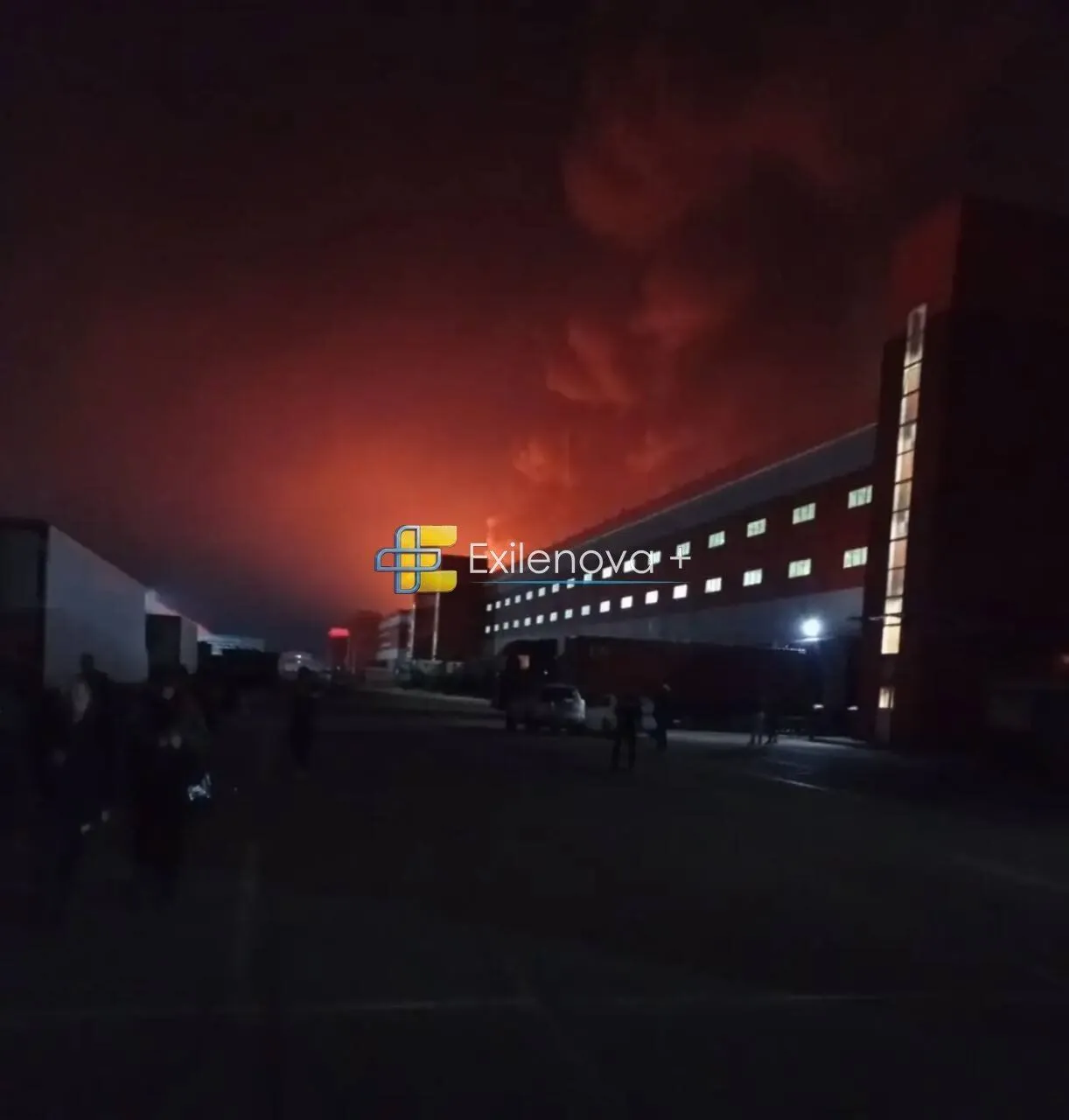 Горят склады в Софьино