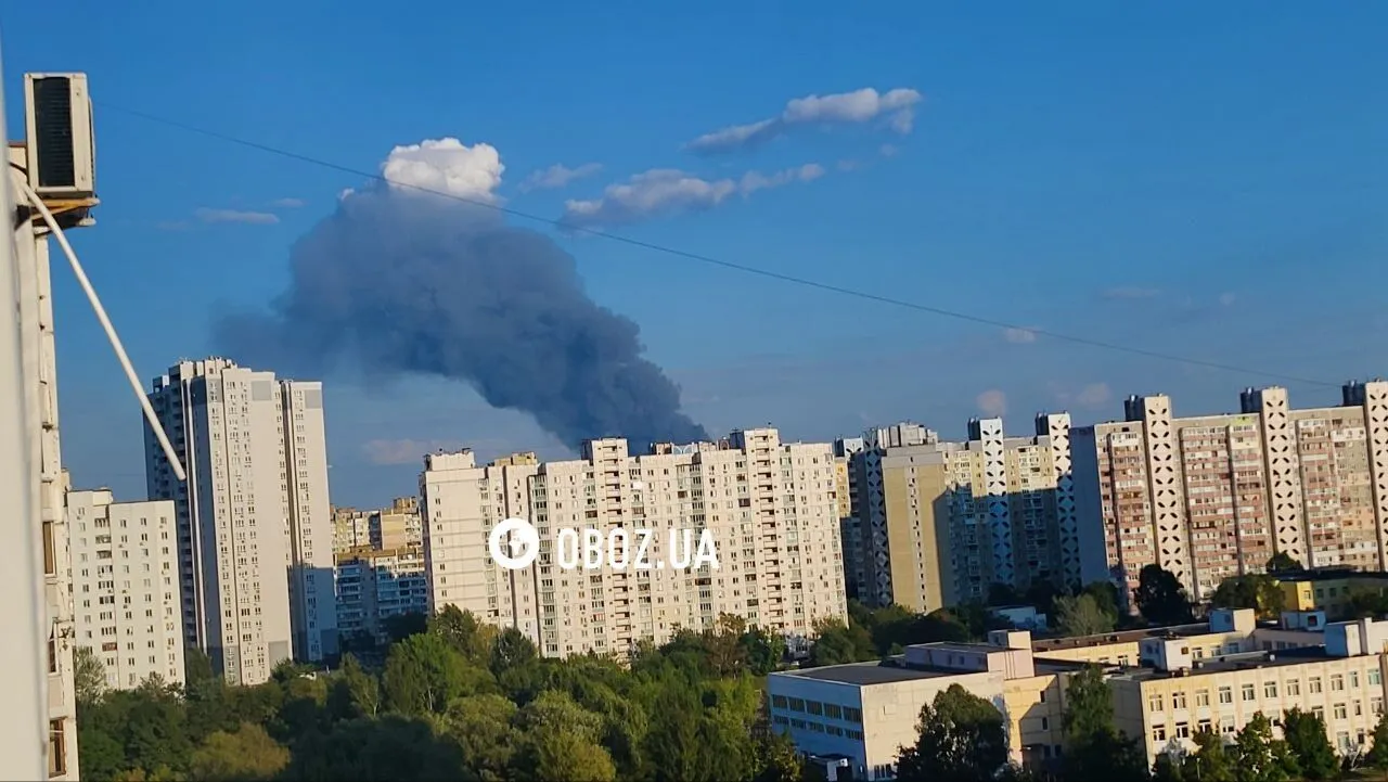 В Киевской области спасатели продолжают ликвидировать последствия атак РФ.