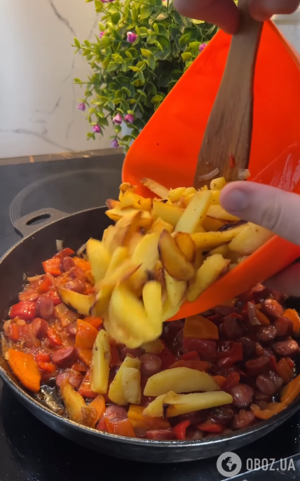 Добавляем картофель