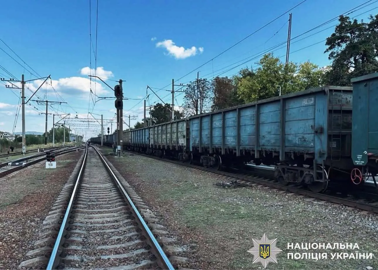 Вантажний потяг збив на смерть 18-річного велосипедиста.