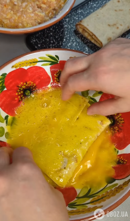 Занурюємо лаваші в кляр