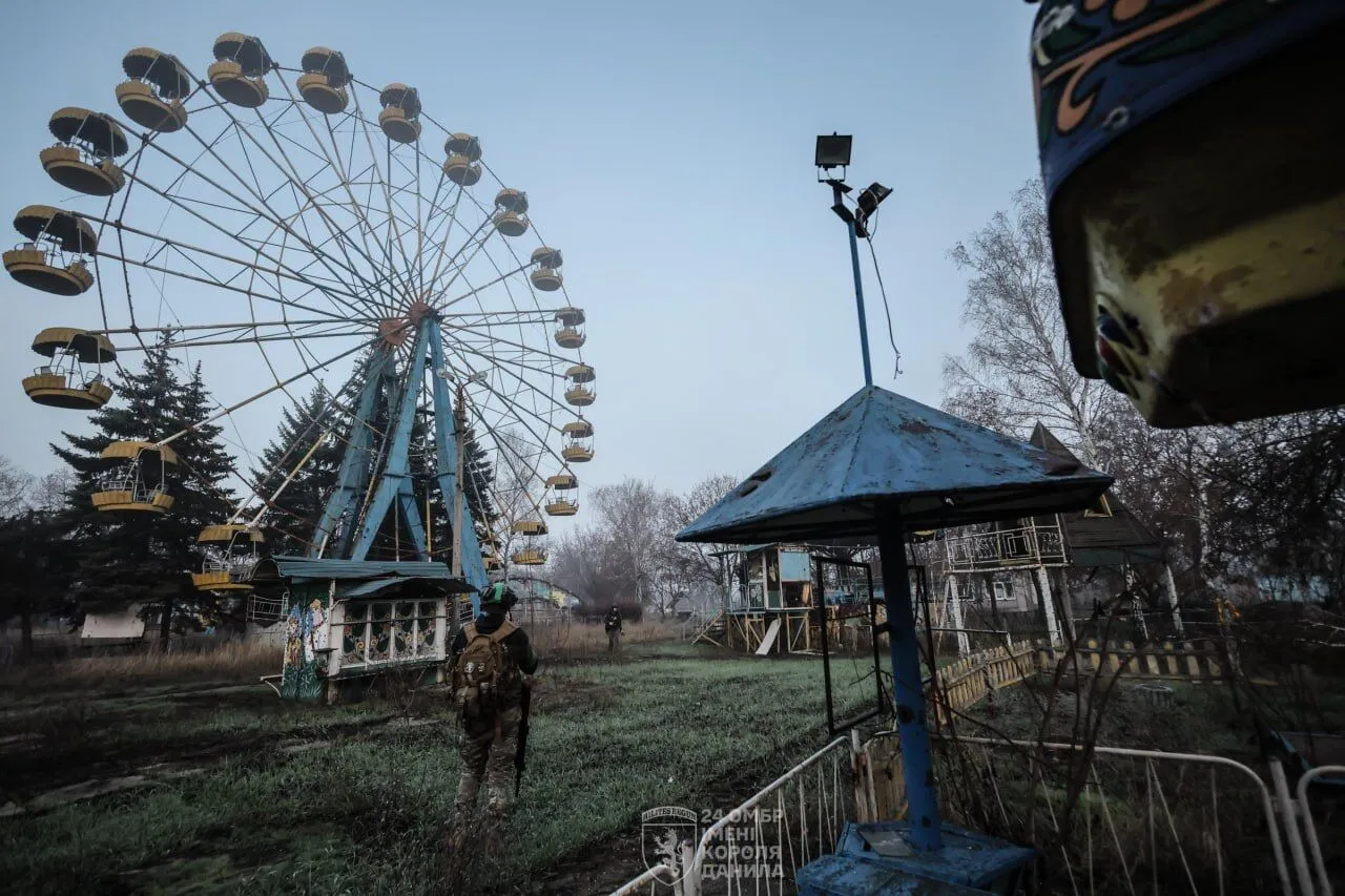 Силы обороны продолжают удерживать город.