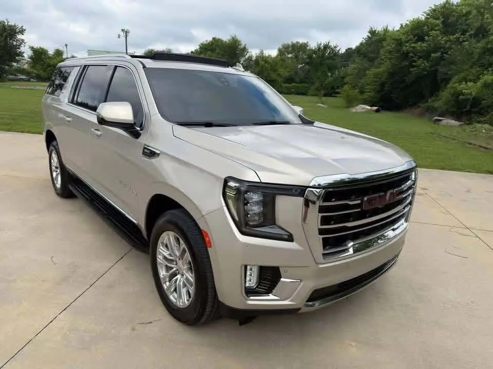 GMC Yukon XL.