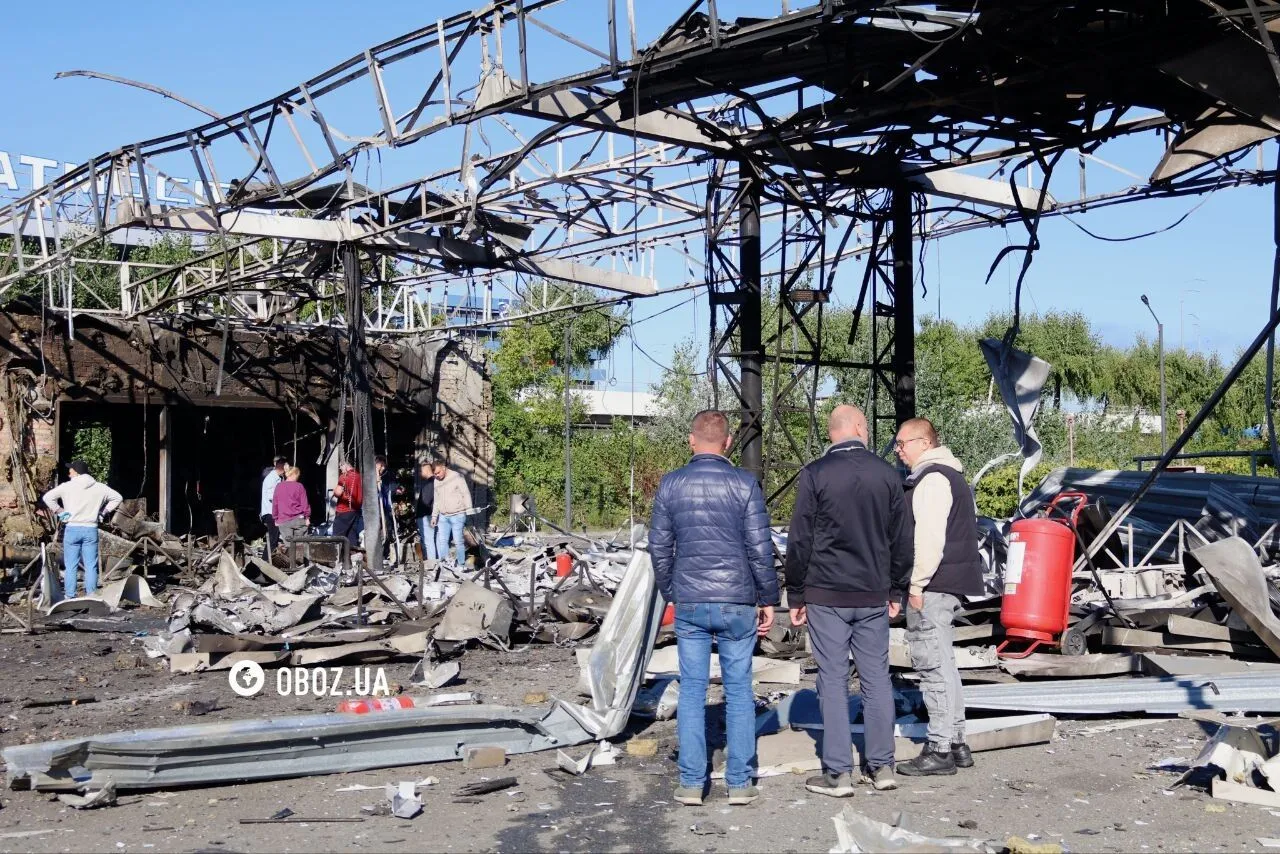 Росія атакувала АЗС в Голосіївському районі Києва.