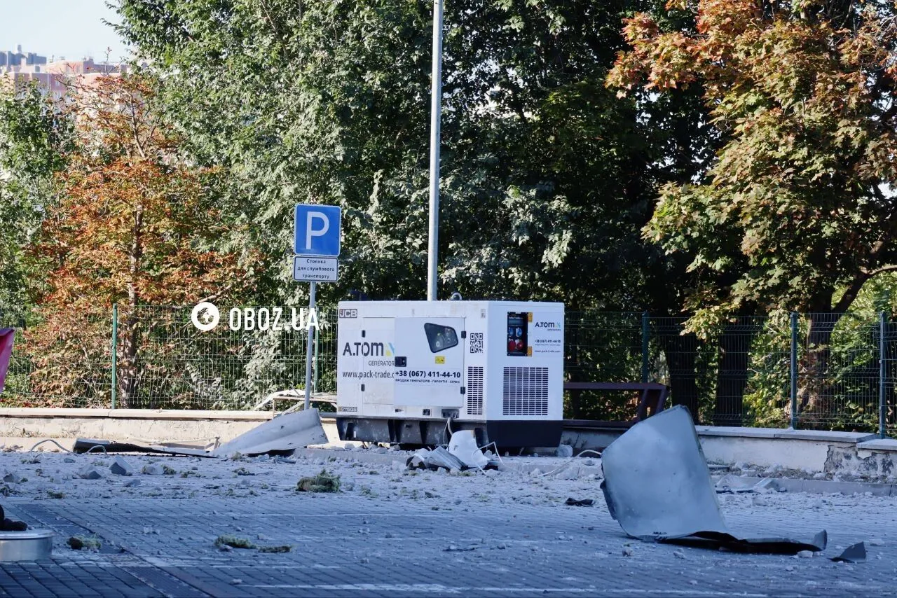 Наслідки удару по АЗС у Дарницькому районі