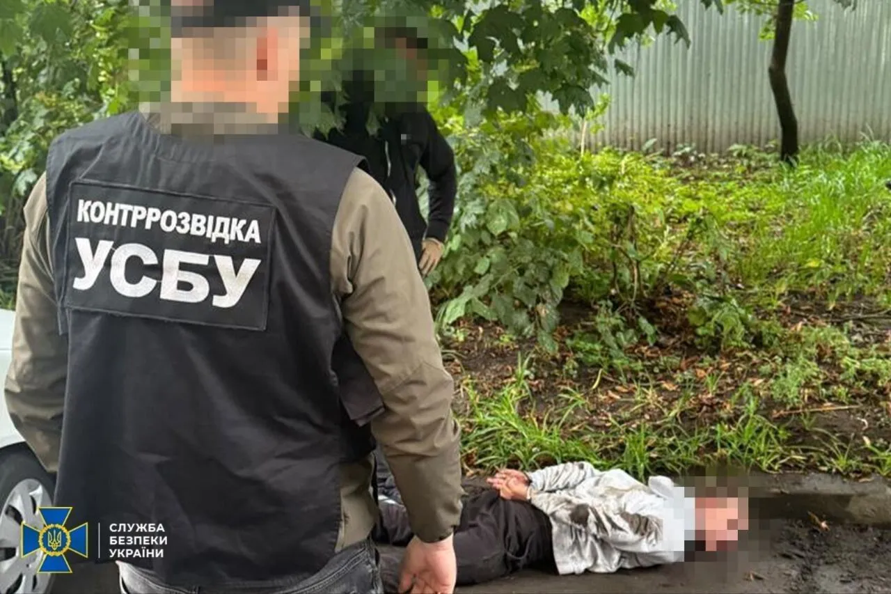 Агент РФ во время задержания сотрудниками СБУ.