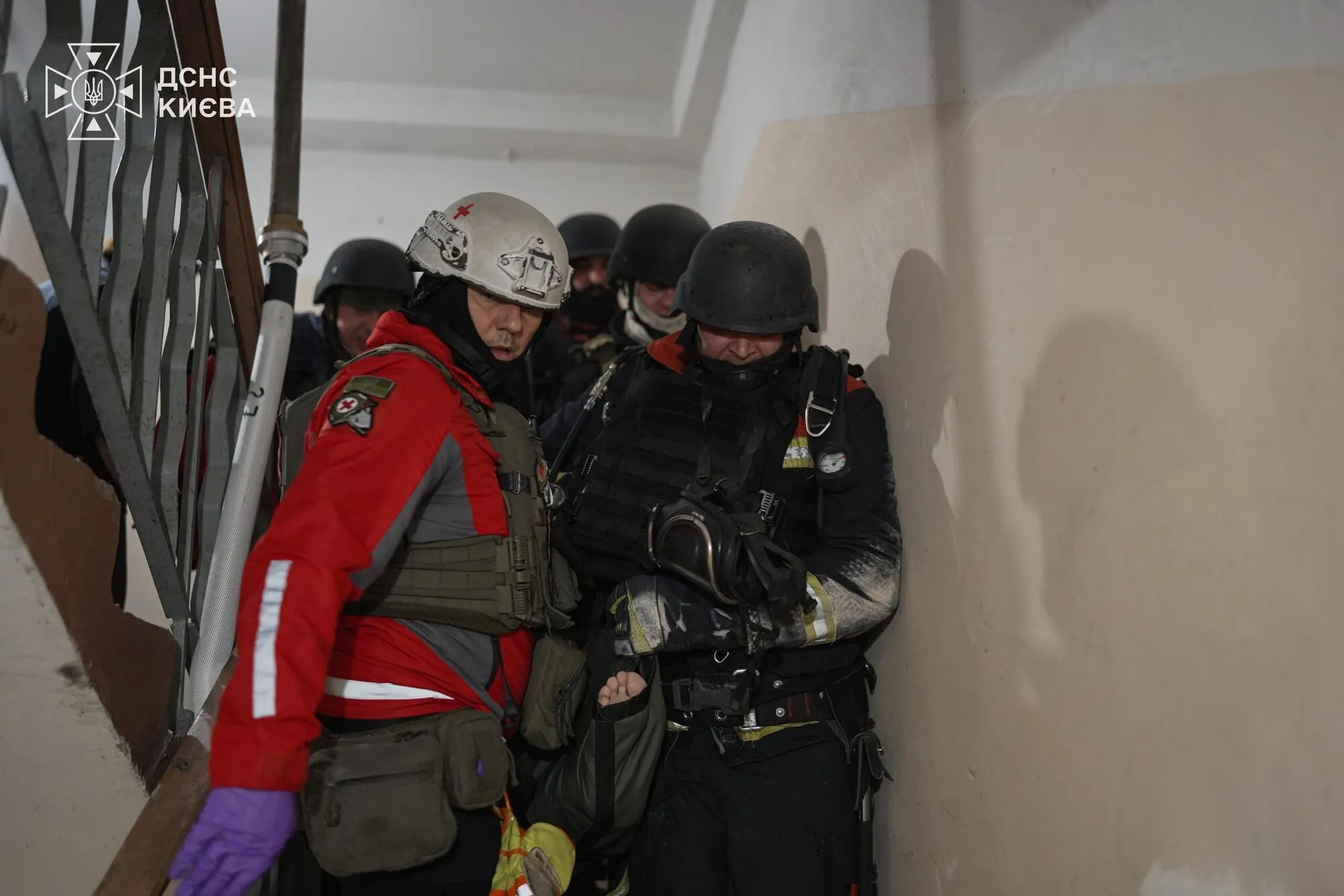 Росія вдарила по багатоповерхівці на Печерську