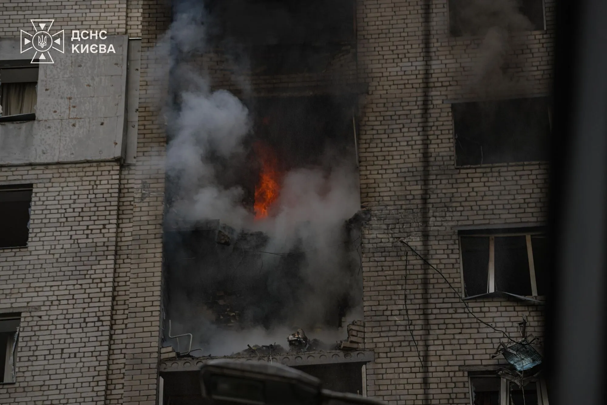 Росія вдарила по багатоповерхівці на Печерську