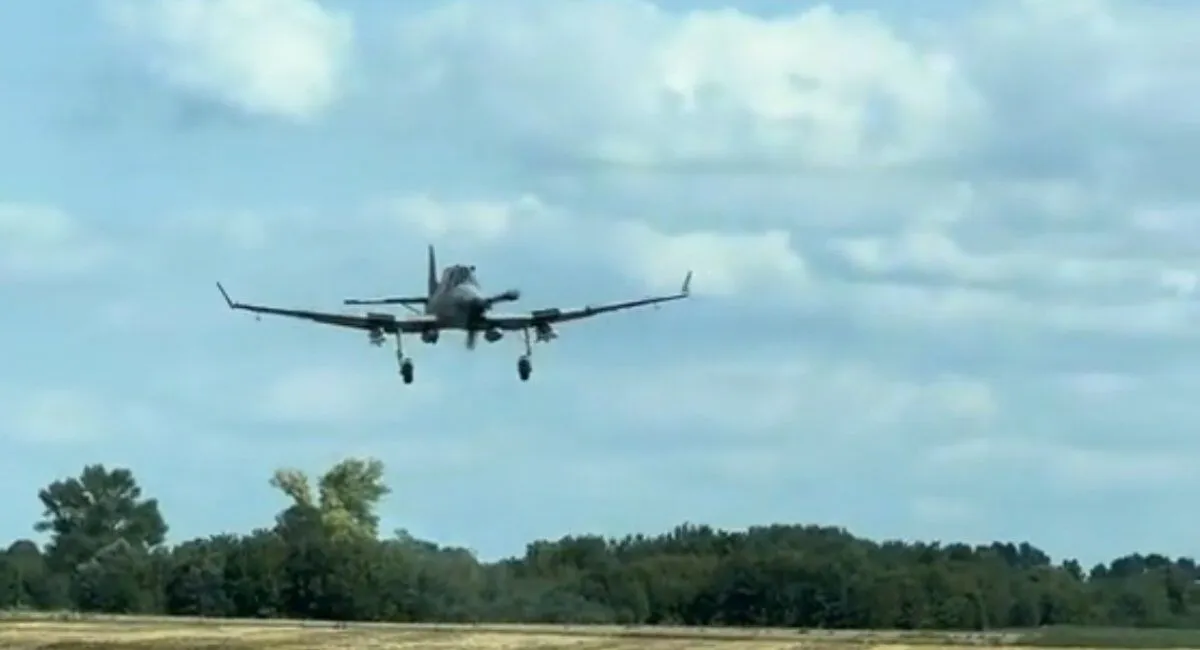 Moravan Z-137 Agro Turbo з ракетами Р-73, серпень 2025 року, кадр з відео