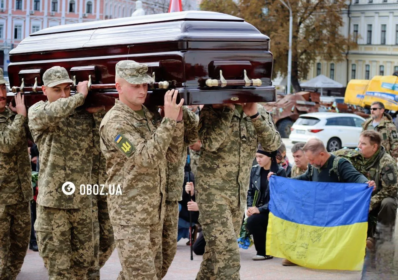 В Киеве провожают в последний путь Николая Карпюка.