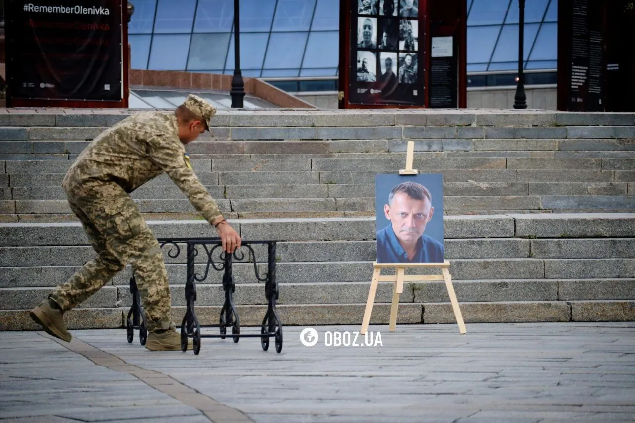 В Киеве проводили в последний путь соучредителя УНА-УНСО и бывшего пленника Кремля Николая Карпюка. Фото и видео