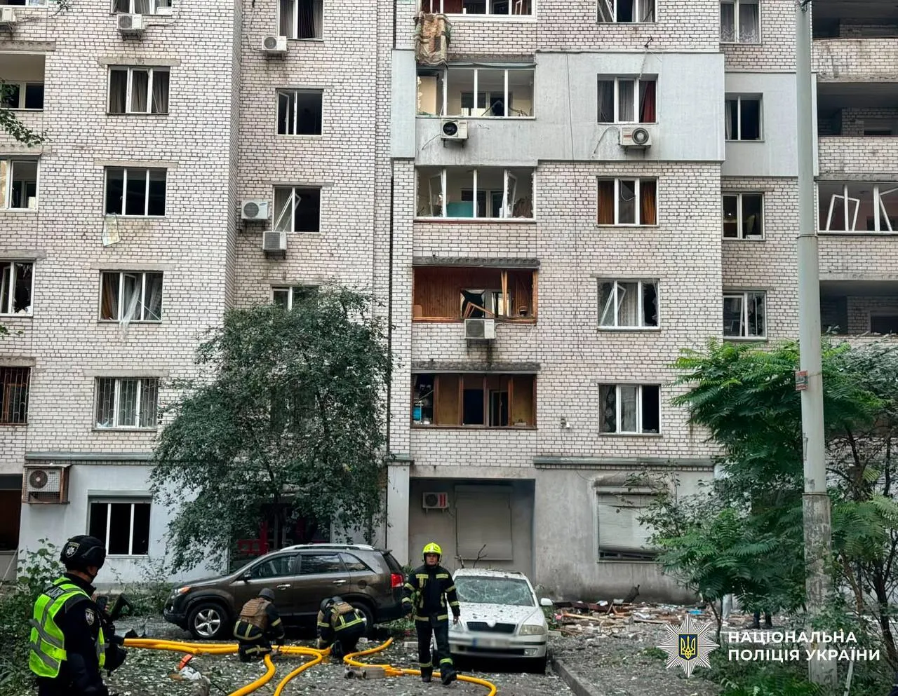 Росія вдарила по багатоповерхівці у Печерському районі Києва