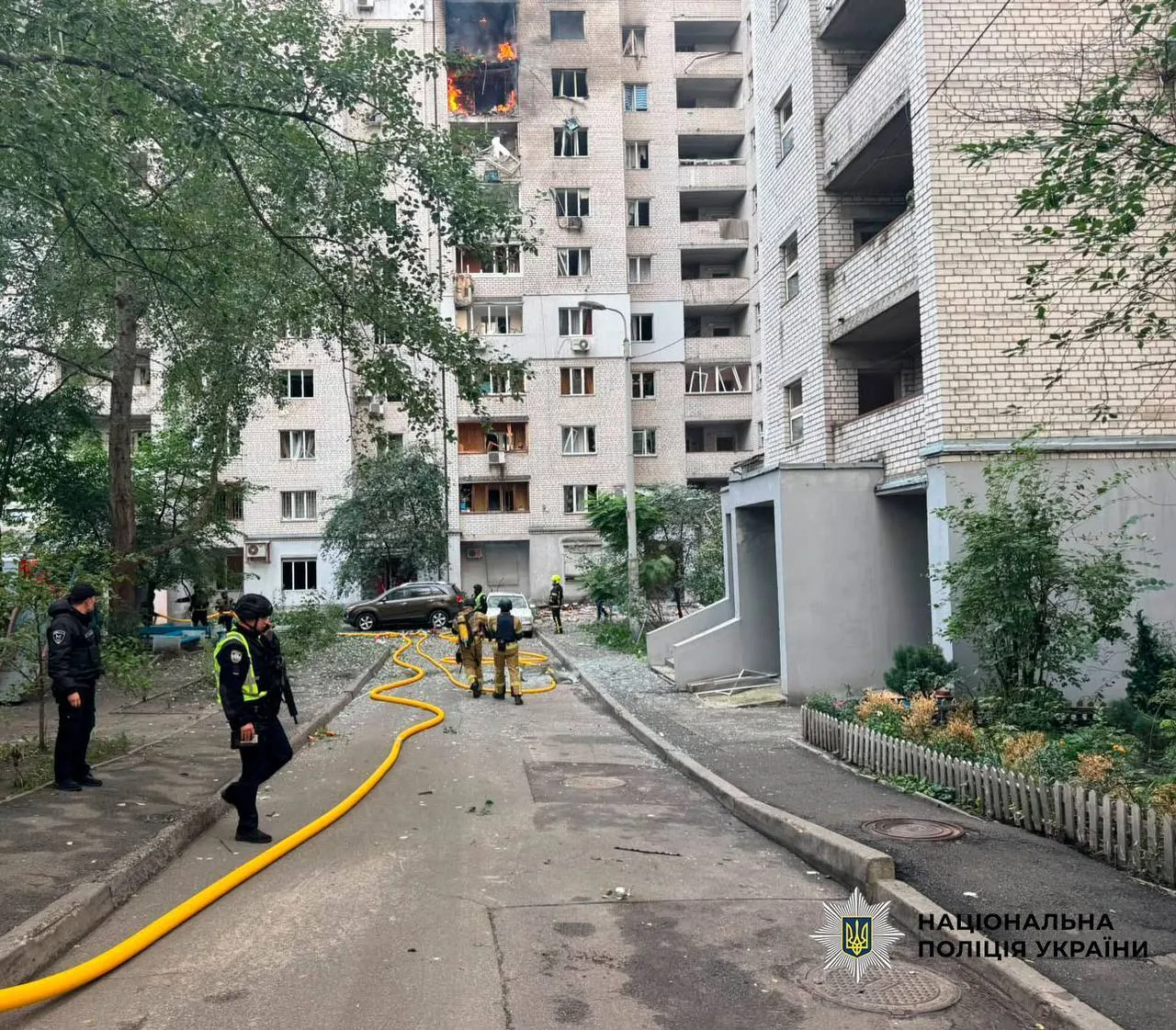 Росія вдарила по багатоповерхівці у Печерському районі Києва
