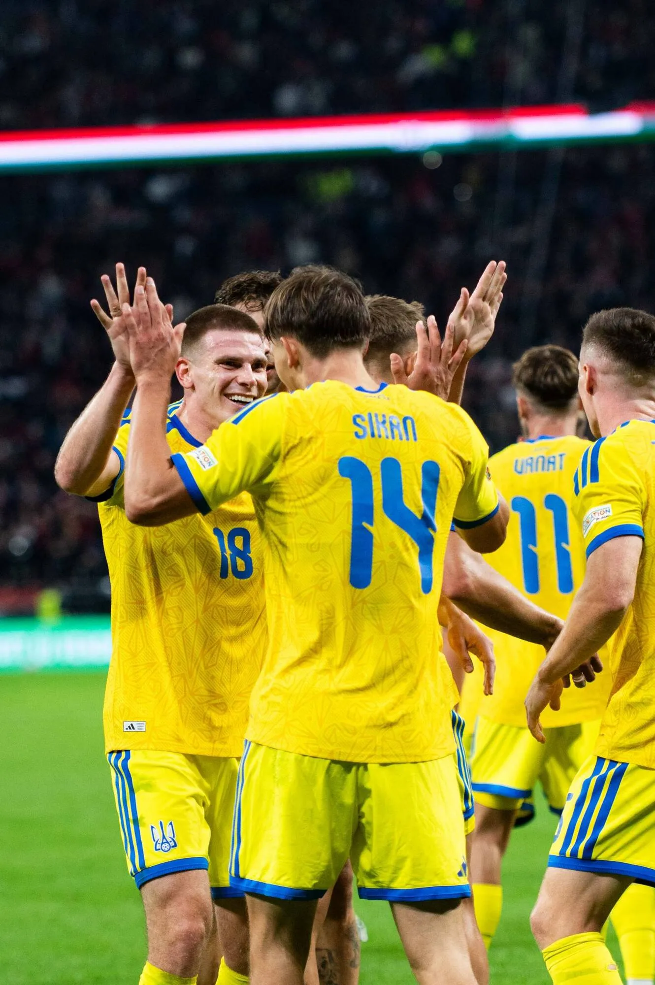 Збірна України перемагає Угорщину.