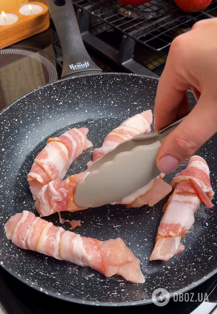 Викладаємо сформовані рулетики у сковорідку