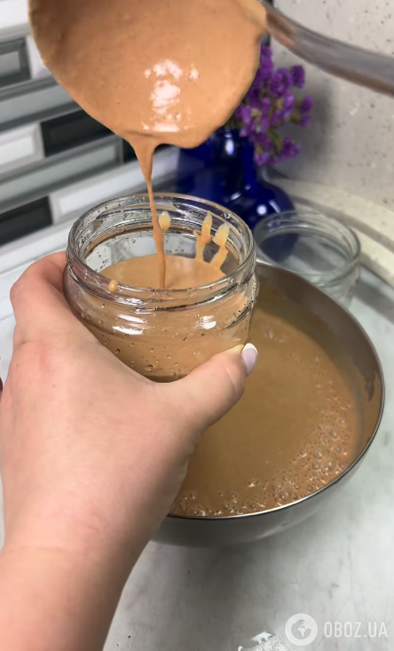 Розливаємо масу в баночки